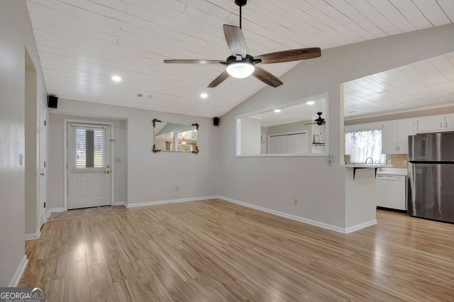 60 Merideth Trace, Sharpsburg, GA 30277