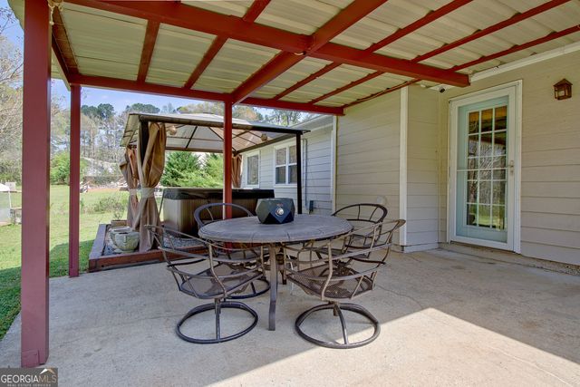 60 Merideth Trace, Sharpsburg, GA 30277