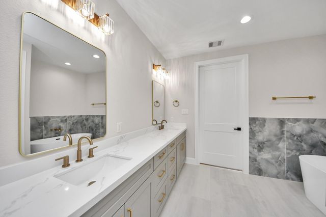 1603 Sylvester Road, Houston, TX 77009