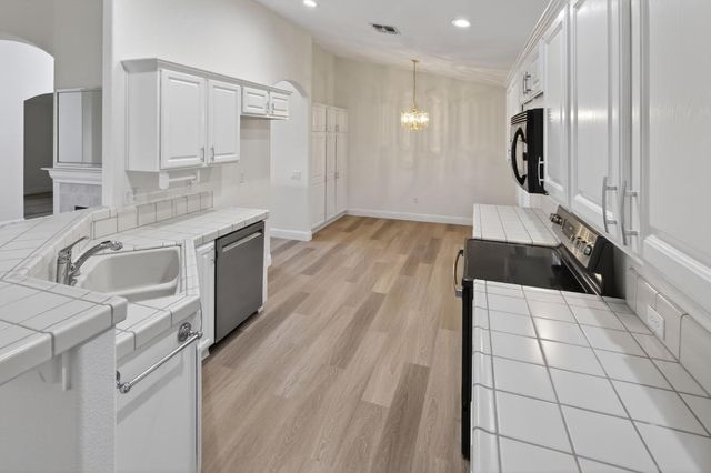 5136 Dreamgarden Loop, Roseville, CA 95747