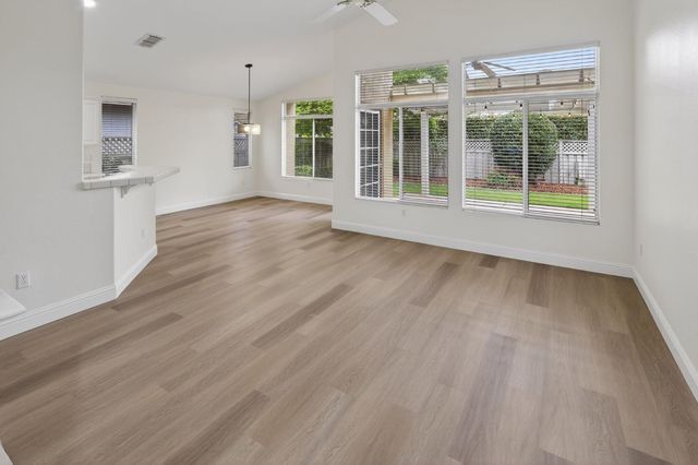 5136 Dreamgarden Loop, Roseville, CA 95747