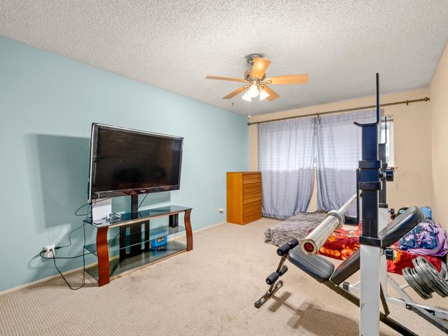 525 E Vartikian Avenue, Fresno, CA 93710