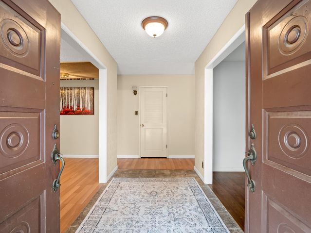 525 E Vartikian Avenue, Fresno, CA 93710