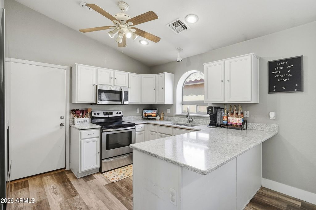 65 W HOLSTEIN Trail, San Tan Valley, AZ 85143 — photo 4