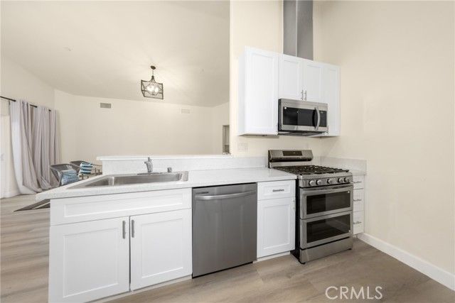 16241 Chestnut Street, Hesperia, CA 92345