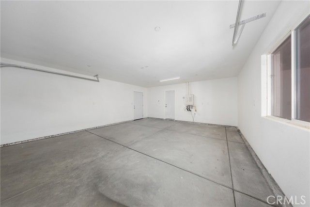 16241 Chestnut Street, Hesperia, CA 92345