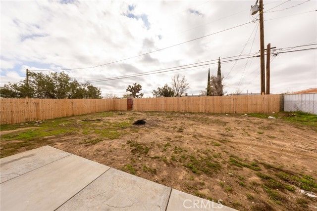 16241 Chestnut Street, Hesperia, CA 92345