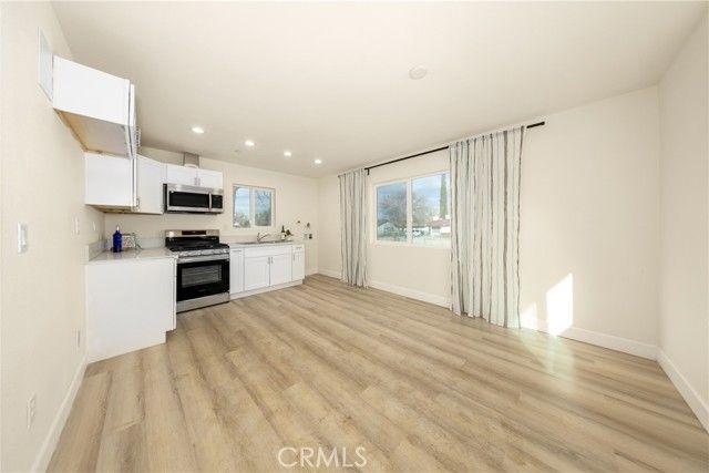 16241 Chestnut Street, Hesperia, CA 92345