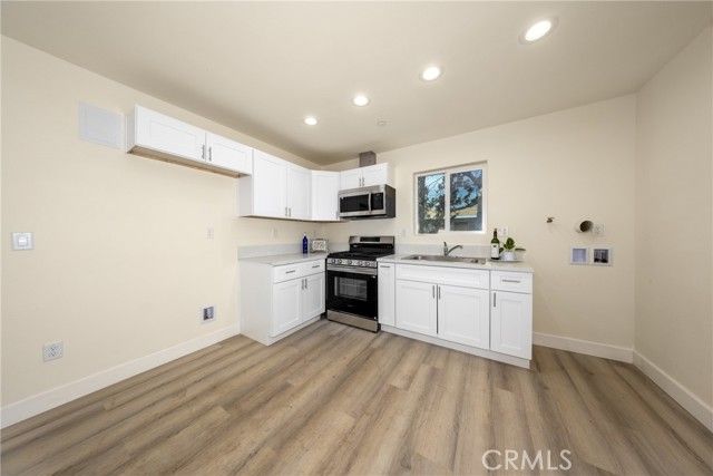 16241 Chestnut Street, Hesperia, CA 92345