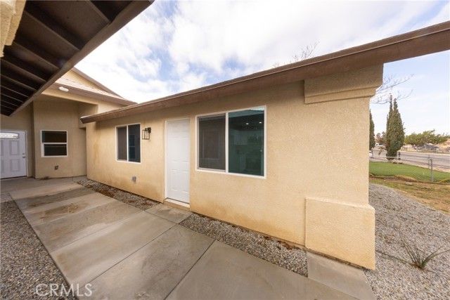 16241 Chestnut Street, Hesperia, CA 92345