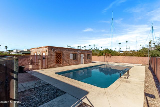 3960 E Flower St Apt 11, Tucson, AZ 85712