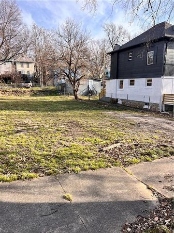 3240 Roberts Street, Kansas City, MO 64124
