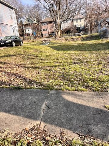 3240 Roberts Street, Kansas City, MO 64124