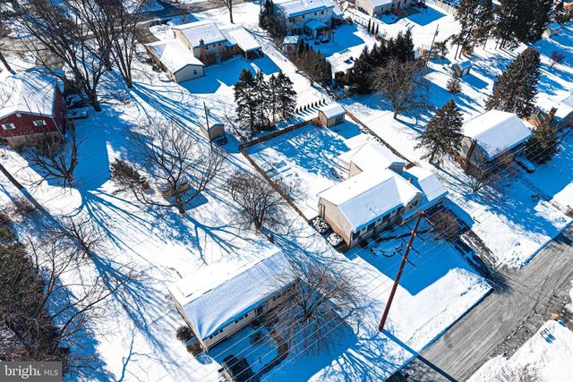 104 JUNIPER DR, Mechanicsburg, PA 17055