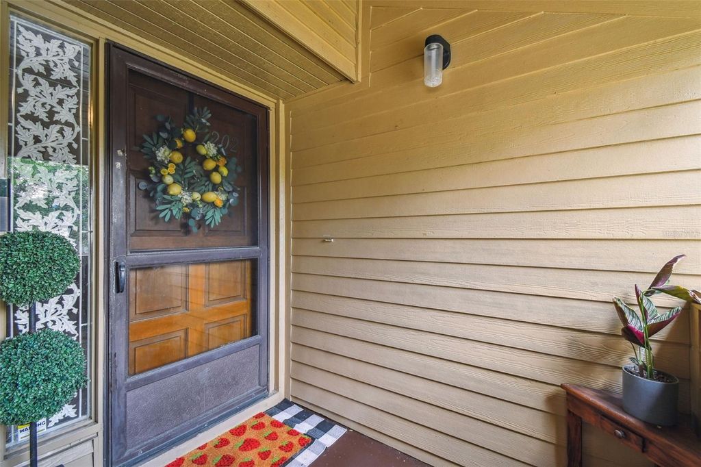 4114 PINELAKE LANE 202, Tampa, FL 33618