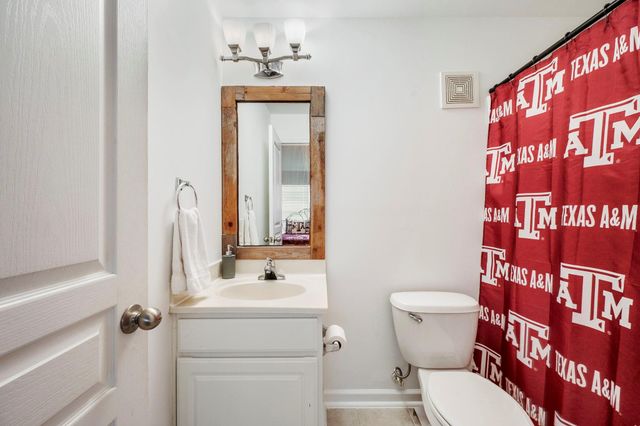1725 Harvey Mitchell Parkway S 2125, College Station, TX 77840