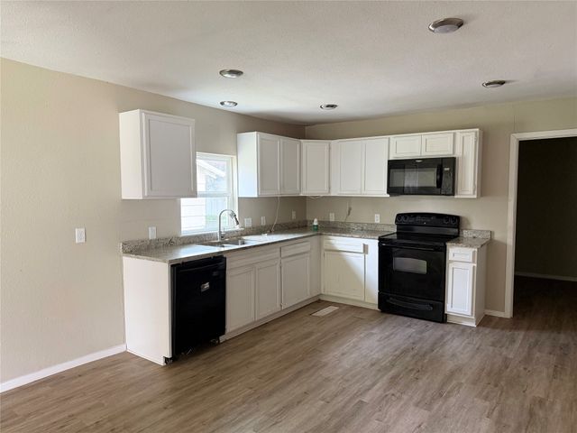 1624 Roy Street, Gainesville, TX 76240