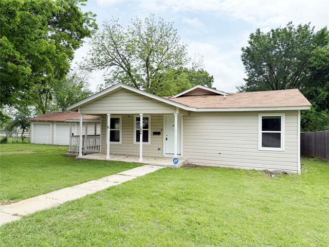1624 Roy Street, Gainesville, TX 76240
