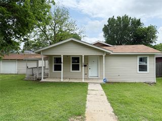 1624 Roy Street, Gainesville, TX 76240