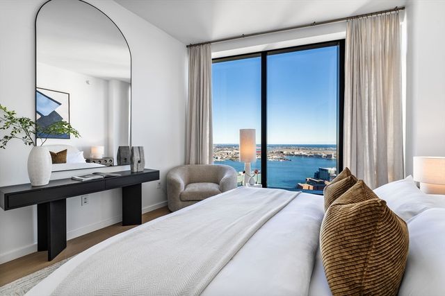 682 Atlantic Ave 49H, Boston, MA 02111