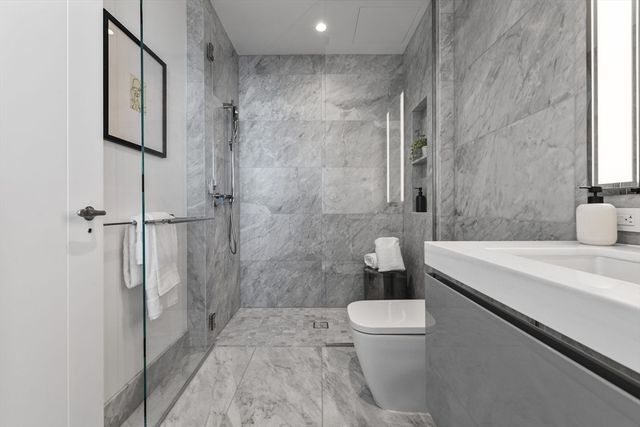 682 Atlantic Ave 49H, Boston, MA 02111