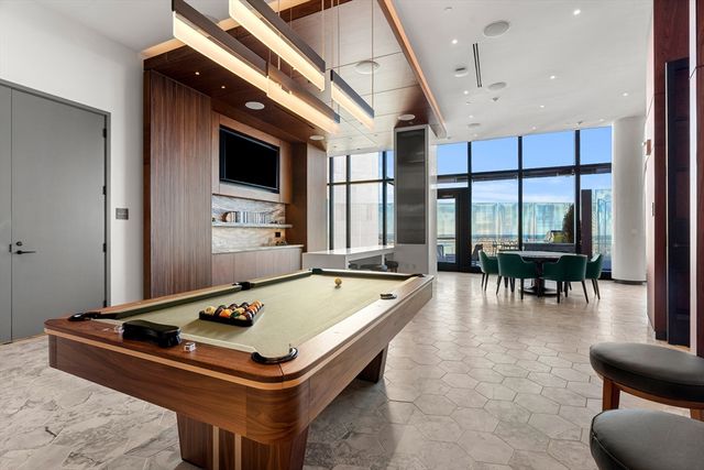 682 Atlantic Ave 49H, Boston, MA 02111