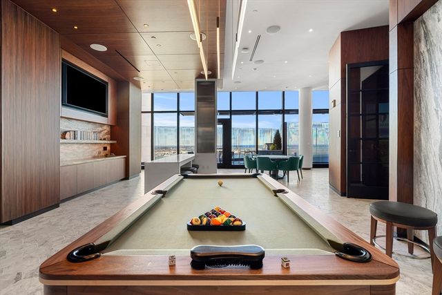 682 Atlantic Ave 49H, Boston, MA 02111