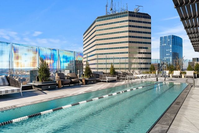 682 Atlantic Ave 49H, Boston, MA 02111