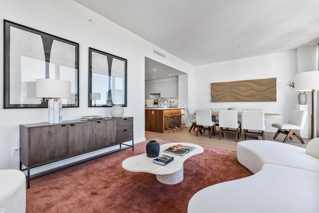 682 Atlantic Ave 49H, Boston, MA 02111