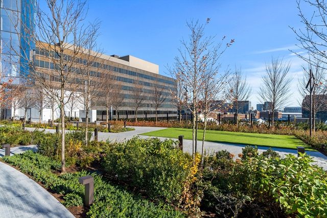 682 Atlantic Ave 49H, Boston, MA 02111