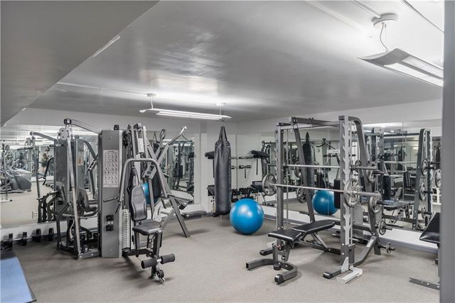 600 E Admiral Blvd Boulevard 407, Kansas City, MO 64106