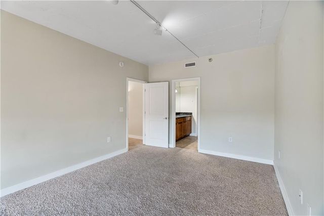 600 E Admiral Blvd Boulevard 407, Kansas City, MO 64106