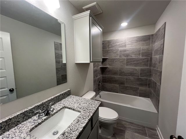 1388 Kingsgate Drive, Bryan, TX 77807