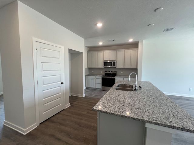 1388 Kingsgate Drive, Bryan, TX 77807