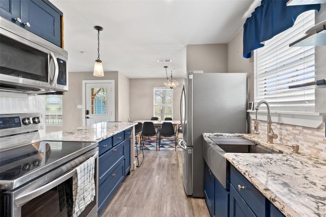 274 Old Austin TRL, Elgin, TX 78621