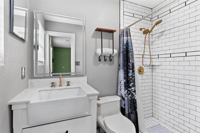 274 Old Austin TRL, Elgin, TX 78621