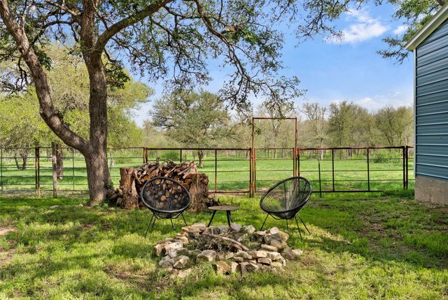 274 Old Austin TRL, Elgin, TX 78621