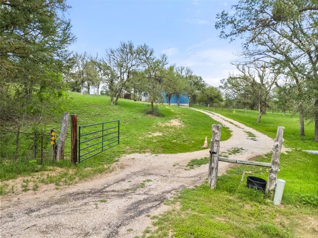 274 Old Austin TRL, Elgin, TX 78621