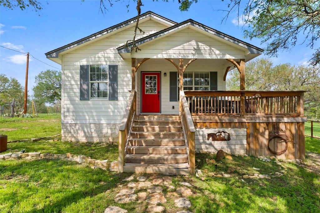 274 Old Austin TRL, Elgin, TX 78621