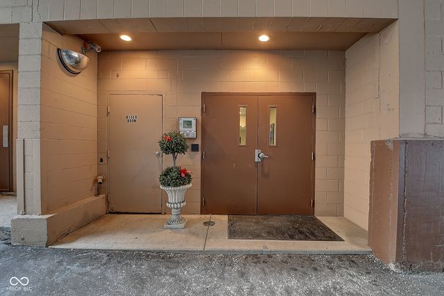 350 N Meridian Street A303, Indianapolis, IN 46204