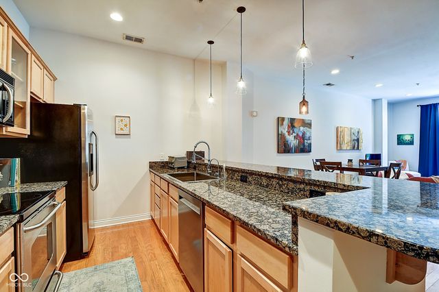 350 N Meridian Street A303, Indianapolis, IN 46204