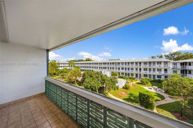 15600 NE 6th Ave 28D, Miami, FL 33162