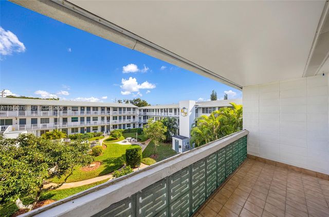 15600 NE 6th Ave 28D, Miami, FL 33162