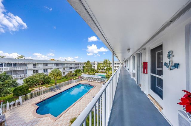 15600 NE 6th Ave 28D, Miami, FL 33162