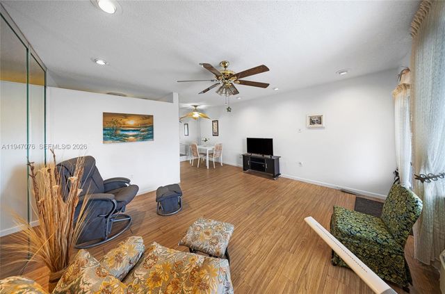 15600 NE 6th Ave 28D, Miami, FL 33162