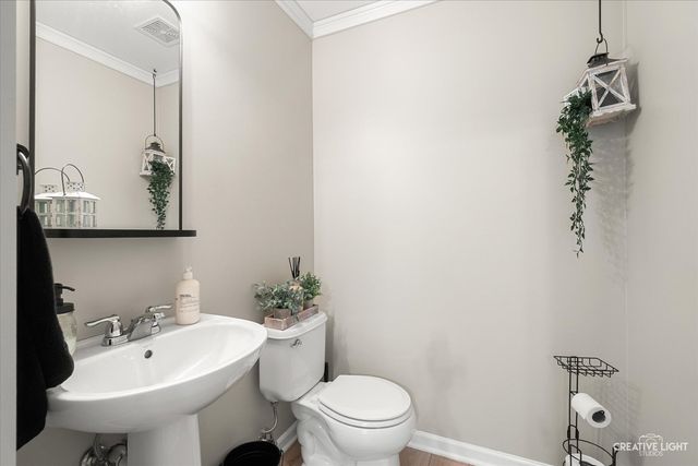 6N307 Whitmore Circle A, St. Charles, IL 60174