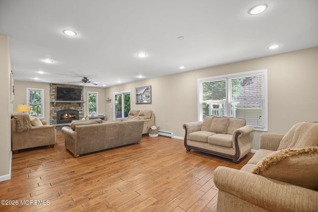 45 Pineoaka Road, Jackson, NJ 08527