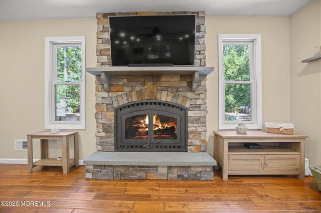 45 Pineoaka Road, Jackson, NJ 08527