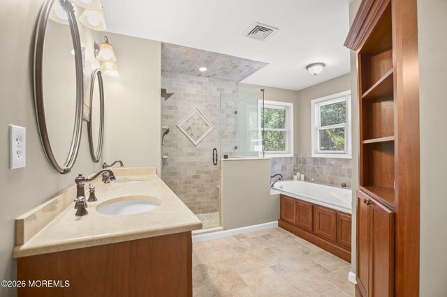 45 Pineoaka Road, Jackson, NJ 08527