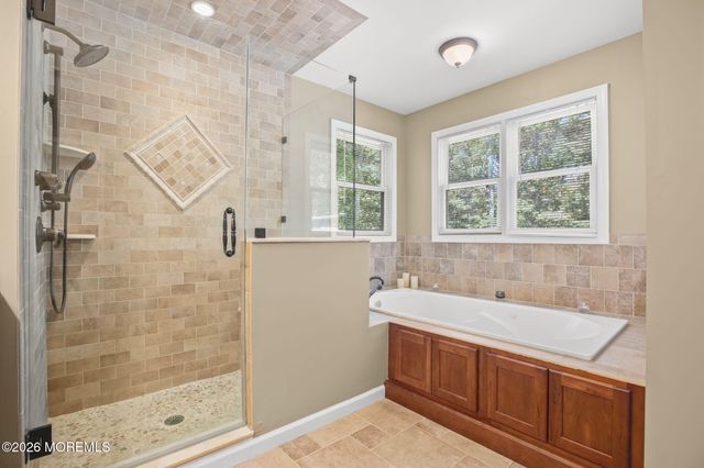 45 Pineoaka Road, Jackson, NJ 08527
